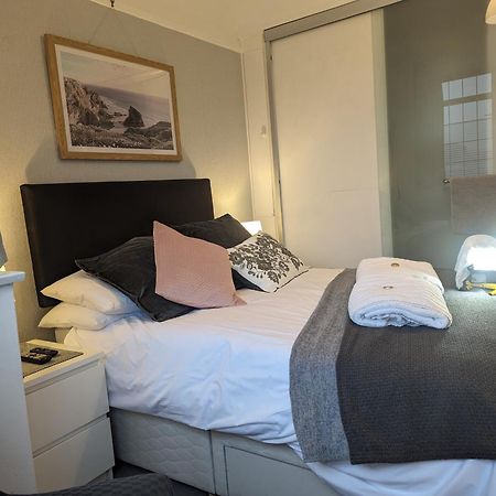 En-Suite Nook Near Forest & Sea, Super Value With Fridge, Microwave And Tv Lymington Exterior foto