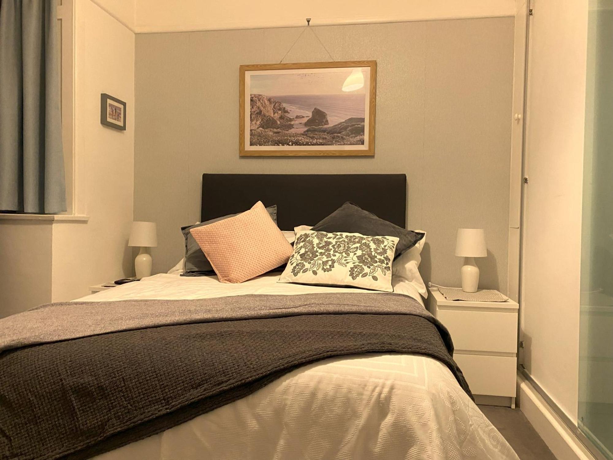 En-Suite Nook Near Forest & Sea, Super Value With Fridge, Microwave And Tv Lymington Exterior foto